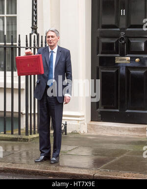 London, UK. 8. März 2017. Phillip Hammond, die Kanzlerin lässt 11 Downing Street für die Budget-Gutschrift: Ian Davidson/Alamy Live News Stockfoto