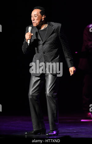 Fort Lauderdale, FL, USA. 7. März 2017. Smokey Robinson führt auf das Broward Center am 7. März 2017 in Fort Lauderdale, Florida. Bildnachweis: Mpi04/Medien Punch/Alamy Live-Nachrichten Stockfoto