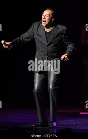 Fort Lauderdale, FL, USA. 7. März 2017. Smokey Robinson führt auf das Broward Center am 7. März 2017 in Fort Lauderdale, Florida. Bildnachweis: Mpi04/Medien Punch/Alamy Live-Nachrichten Stockfoto