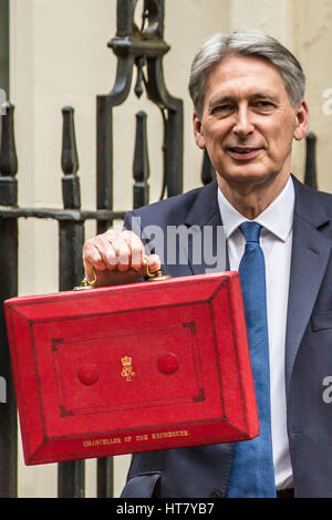 London, UK. 8. März 2017. Philip Hammond in der Downing Street auf seinem Weg, der Frühling-Budget zu liefern. David Rowe/Alamy Live-Nachrichten Stockfoto