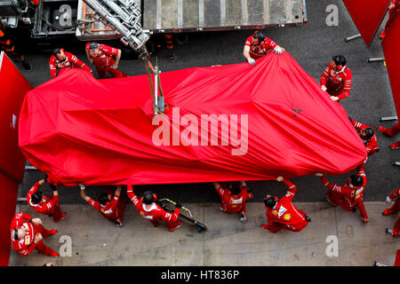 Barcelona, Spanien. 8. März 2017.  Ferrari-Absturz während des Formel 1 Tests Tage Saison 2, Tag 2 in Montmeló, Spanien Foto: Cronos/Omar Arnau Credit: Cronos Foto/Alamy Live News Stockfoto