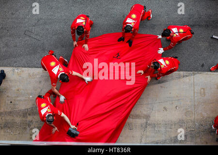 Barcelona, Spanien. 8. März 2017.  Ferrari-Absturz während des Formel 1 Tests Tage Saison 2, Tag 2 in Montmeló, Spanien Foto: Cronos/Omar Arnau Credit: Cronos Foto/Alamy Live News Stockfoto