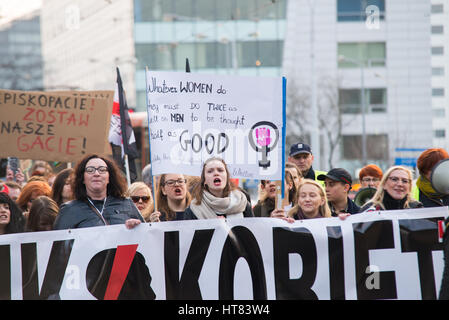 Wroclaw, Polen. 8. März 2017. Womens protestieren "Strajk Kobiet" auf Womans Day gegen die polnische Regierung PIS, am 08,03,2017 in Breslau, Polen Credit: Tomasz Trybus/Alamy Live News Stockfoto