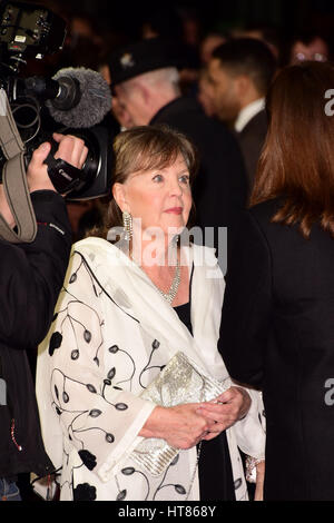 London, UK. 8. März 2017. Pauline Collins Teilnahme an der Uraufführung von die Zeit OFTHEIR lebt an der Curzon Mayfair London auf Mittwoch, 8. März 2017. Bildnachweis: Peter Phillips/Alamy Live-Nachrichten Stockfoto