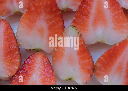 Erdbeeren auf weißem Hintergrund Stockfoto