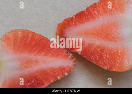 Erdbeeren auf weißem Hintergrund Stockfoto