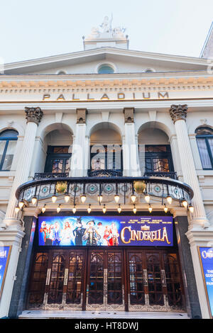 England, London, West End, Palladium Theater Stockfoto