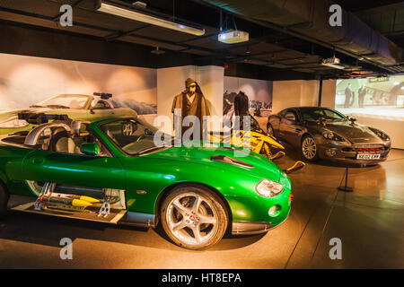 England, London, Covent Garden, London Film Museum, Jaguar XKR Auto aus dem James Bond Film Die Another Day vom 2002 Stockfoto