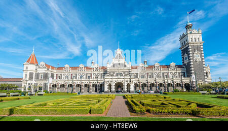 ANZAC Square und Dunedin Railway Station, Otago Region Southland, Neuseeland Stockfoto