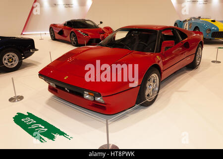 Aussicht auf einen rot, Ferrari 288 GTO, Teil der Ferrari Tribute Kollektion bei der 2017 London Classic Car Show Stockfoto