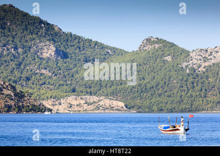 Angeln in der Bucht von Selimiye, Bozburun Halbinsel, Türkei Stockfoto