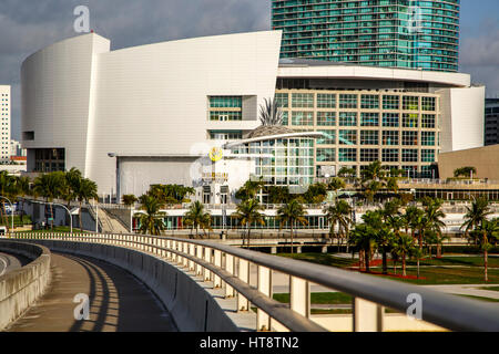 American Airlines Arena und Port Blvd. Brücke, Miami, Florida Stockfoto