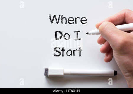 Menschliche Hand schreiben wo ich am Whiteboard fange Stockfoto