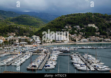 Boote im Hafen von Port de Soller, Mallorca, Spanien Stockfoto