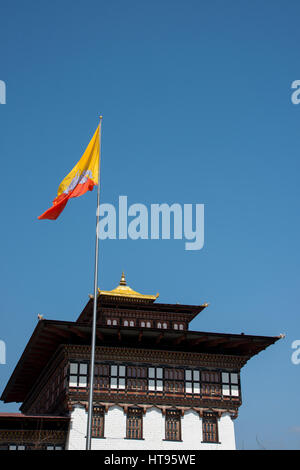 Bhutan Thimphu. Tashichhoedzong (aka Tashichho Dzong) historischen buddhistischen Kloster und Festung beherbergt, die jetzt den Sitz der zivilen Regierung Bhutans. Stockfoto