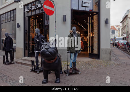 Attrappen vor Jack And Jones zu speichern, auf der Straße Stroget in Kopenhagen, Dänemark Stockfoto