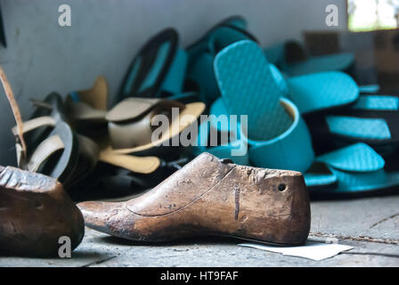 Ein Schuh für Leprapatienten in Sitanala Lepra Krankenhaus, Tangerang, Banten, Indonesien. © Anastasia Ika
