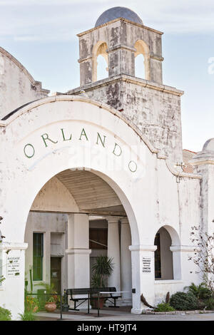 Orlando Station bekannt als Orlando Gesundheit Amtrak-Bahnhof in Orlando, Florida. Spanish Mission Revival Stil Bahnhof entstand im Jahr 1926, die Atlantic Coast Line Railroad zu dienen. Stockfoto