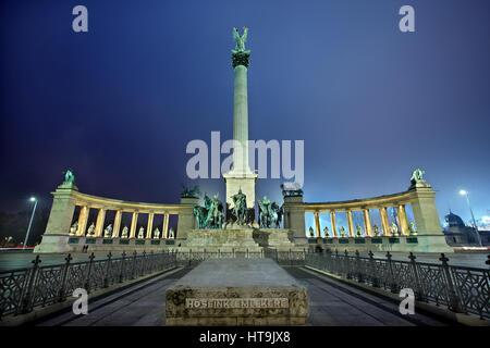 Der Heldenplatz (Hősök Tere) am Ende der Andrássy Avenue, Budapest, Ungarn. Stockfoto