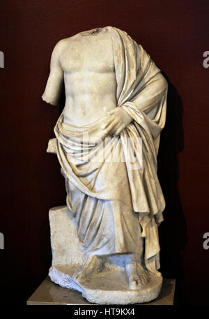 Asklepios. Die Statue. Mitte 2. Jh. n. Chr.. Vom Pool an das Frigidarium. In den Bädern des 4. Jahrhunderts wiederverwendet. Tarragona. Nationales Archäologisches Museum. Tarragona. Katalonien, Spanien. Stockfoto