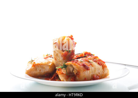 Kohlrouladen mit Fleisch und Reis in Tomatensauce Stockfoto