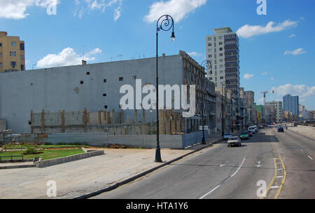 Blick entlang El Malecon von East End, Havanna, Kuba Stockfoto