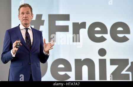 Berlin, Deutschland. 9. März 2017. Mathias Döpfner, der CEO von Axel Springer, auf einer Pressekonferenz, an der der Media Giant seine jährlichen Finanzbericht in Berlin, Deutschland, 9. März 2017 veröffentlicht. Foto: Britta Pedersen/Dpa-Zentralbild/Dpa/Alamy Live News Stockfoto