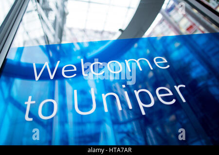 Düsseldorf, Deutschland. 9. März 2017. Ein Uniper Willkommen Schild in Düsseldorf, Deutschland, 9. März 2017. Das Unternehmen ist die Freigabe seiner jährlichen Finanzberichts. Foto: Rolf Vennenbernd/Dpa/Alamy Live News Stockfoto