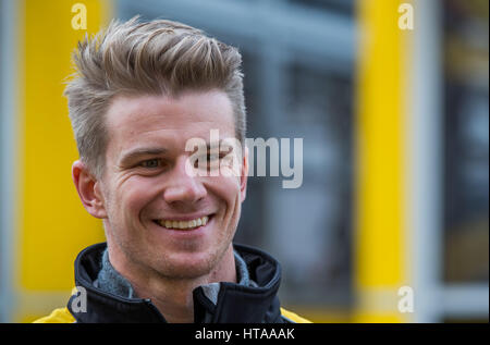 Deutsche Formel1 pilot Nico Hülkenberg von Renault, fotografiert während der Prüfung vor der neuen Saison der Formel1 auf dem Circuit de Catalunya Rennen Treak in der Nähe von Barcelona, Spanien 28. Februar 2017. Alle F1-Teams testen ihre neuen Rennwagen während der nächsten zwei Wochen in Spanien. Die neue Formel1 Saison startet am 26. März 2017 in Australien. Foto: Jens Büttner/Dpa-Zentralbild/ZB Stockfoto