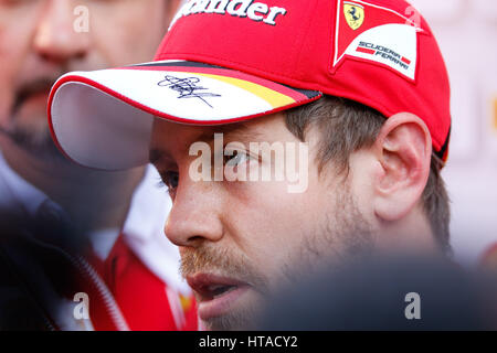 Barcelona, Spanien. 9. März 2017. Formel 1 Probefahrten 2017 in Barcelona Sebastian Vettel (GER #5), Scuderia Ferrari Im Interview Foto: Cronos/Hasan Bratic Credit: Cronos Foto/Alamy Live News Stockfoto