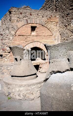 Alten Backöfen in der Stadt Pompeji. Ausbruch des Vesuv. Neapel, Kampanien, Italien Stockfoto