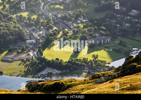 Sonnenuntergang über Seenplatte Dorf Glenridding bei Sonnenuntergang. VEREINIGTES KÖNIGREICH. Stockfoto