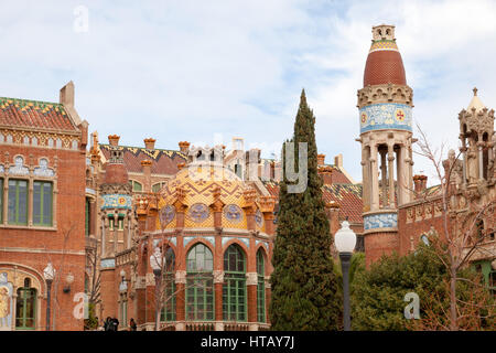 Hospital De La Santa Creu ich Sant Pau, Barcelona, Katalonien, Spanien. Von der katalanischen Modernisme Architekt Lluís Domènech ich Montaner. Stockfoto