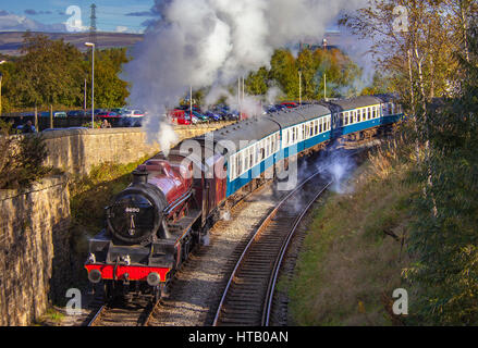 Dampfmaschine Leander auf der East Lancashire Railway Heywood Station. Stockfoto