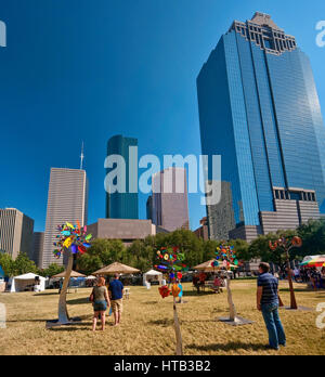 Kunstmarkt im Sam Houston Park während Bayou City Art Festival, Innenstadt, Houston, Texas, USA Stockfoto