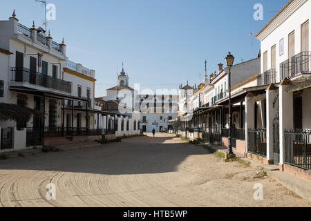 Sand Straßen und Bruderschaft Wohnungen, El Rocio, Provinz Huelva, Andalusien, Spanien, Europa Stockfoto