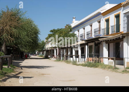 Sand Straßen und Bruderschaft Wohnungen, El Rocio, Provinz Huelva, Andalusien, Spanien, Europa Stockfoto