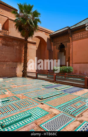 Die Arabeske Gräber der Saadian Gräber aus dem 16. Jahrhundert Mausoleum der Herrscher Saadian, Marrakesch, Marokko Stockfoto