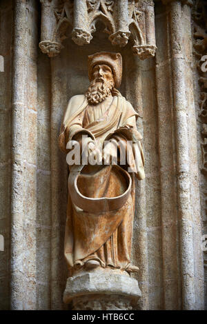 Statuen der gotische Puerta de Campanilla Eingangstür der Kathedrale von Sevilla, Spanien Stockfoto