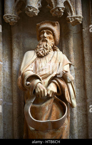 Statuen der gotische Puerta de Campanilla Eingangstür der Kathedrale von Sevilla, Spanien Stockfoto