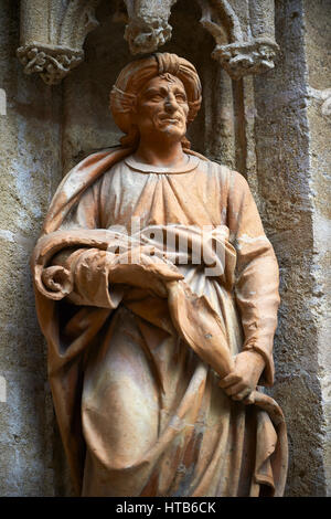 Statuen der gotische Puerta de Campanilla Eingangstür der Kathedrale von Sevilla, Spanien Stockfoto