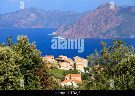 Piana mit Ansicht von Scandola im Hintergrund, Korsika, Frankreich Stockfoto