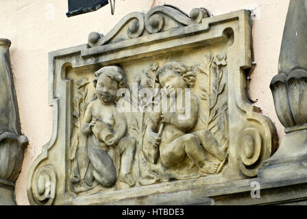 Flachrelief an Ulica Dluga (lange Straße) in Danzig, Pommern, Polen Stockfoto