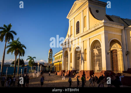 Trinidad, Kuba am 29. Dezember 2015: Hauptplatz mit koloniale Kathedrale und Clock Tower Stockfoto