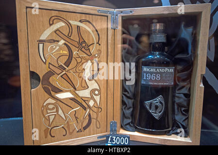 Begehrt von Sammlern viel 1968 Highland Park Single Malt Whiskey aus dem Herzen der Orkney Inseln geschätzt. Stockfoto