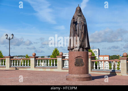 Wizebsk, Weißrussland - 4. August 2016: Denkmal für Patriarch Alexy II der Primas der russisch-orthodoxen Kirche machte im Jahr 2013 vom Bildhauer Vladimir Slobodc Stockfoto