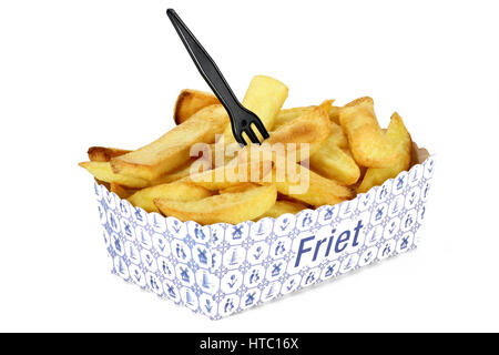 Holländische Pommes frites im Karton Container isoliert auf weißem Hintergrund Stockfoto