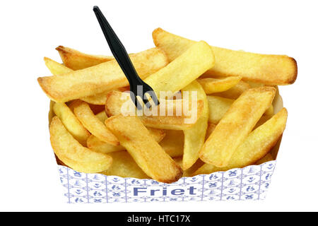 Holländische Pommes frites im Karton Container isoliert auf weißem Hintergrund Stockfoto