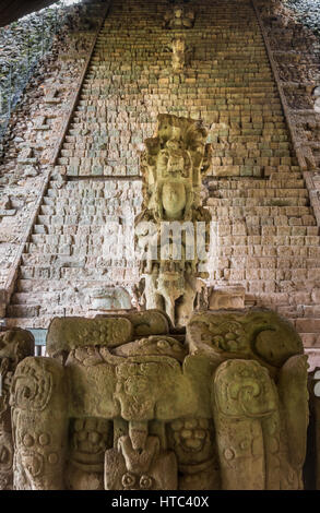 Hieroglyphische Treppe im Maya-Ruinen - Ausgrabungsstätte Copan, Honduras Stockfoto