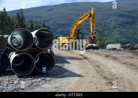 Constuction Site für ein Hydro Electric Schema im Gleann Cia-Aig auf dem Fußweg zu den schottischen Berg Corbett Meall Na h-Eilde, Schottisches Hochland. Stockfoto